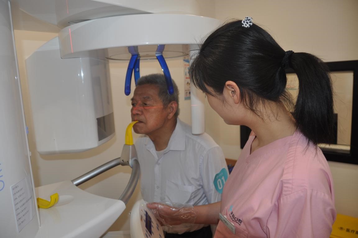 “情系养老院，义诊暖人心” 余姚华阳口腔医院开展养老院义诊